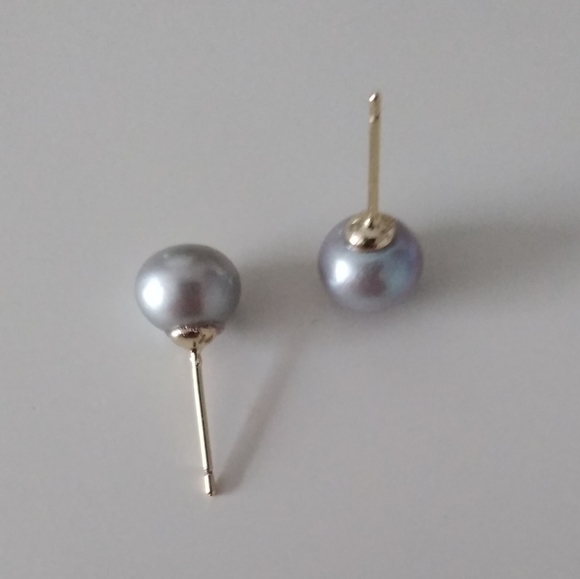 14k Gold 9/10mm Gray Iridescent Pearl Studs